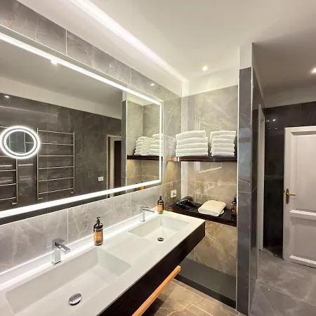 The Mellini - Luxury Serviced
