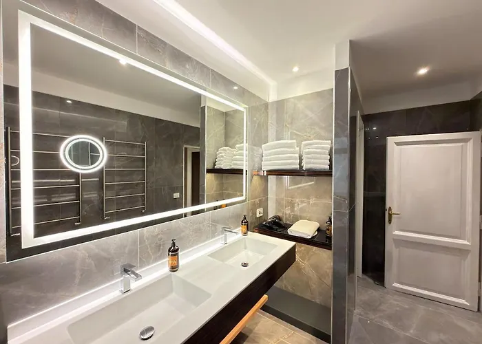 The Mellini - Luxury Serviced